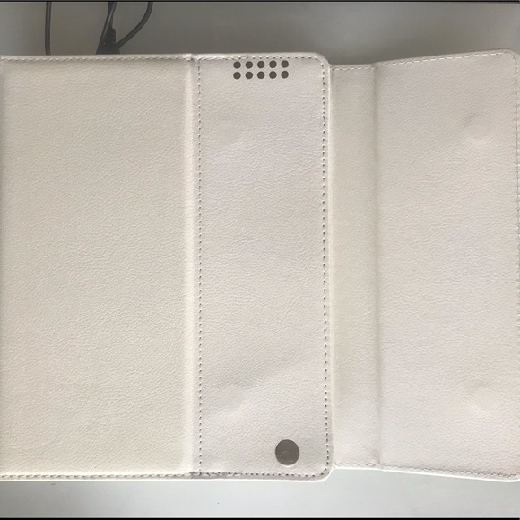 iPad 2 Bluetooth keyboard case - Picture 4 of 8